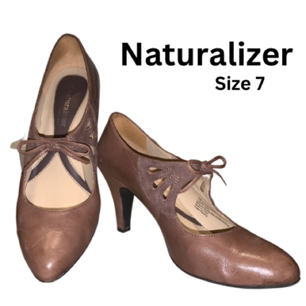 Naturalizer Pumps - size 7 - Tan
